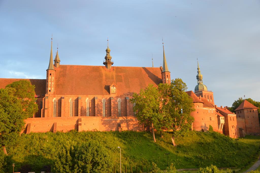 Pod Wzgorzem Bed & Breakfast Frombork Oda fotoğraf